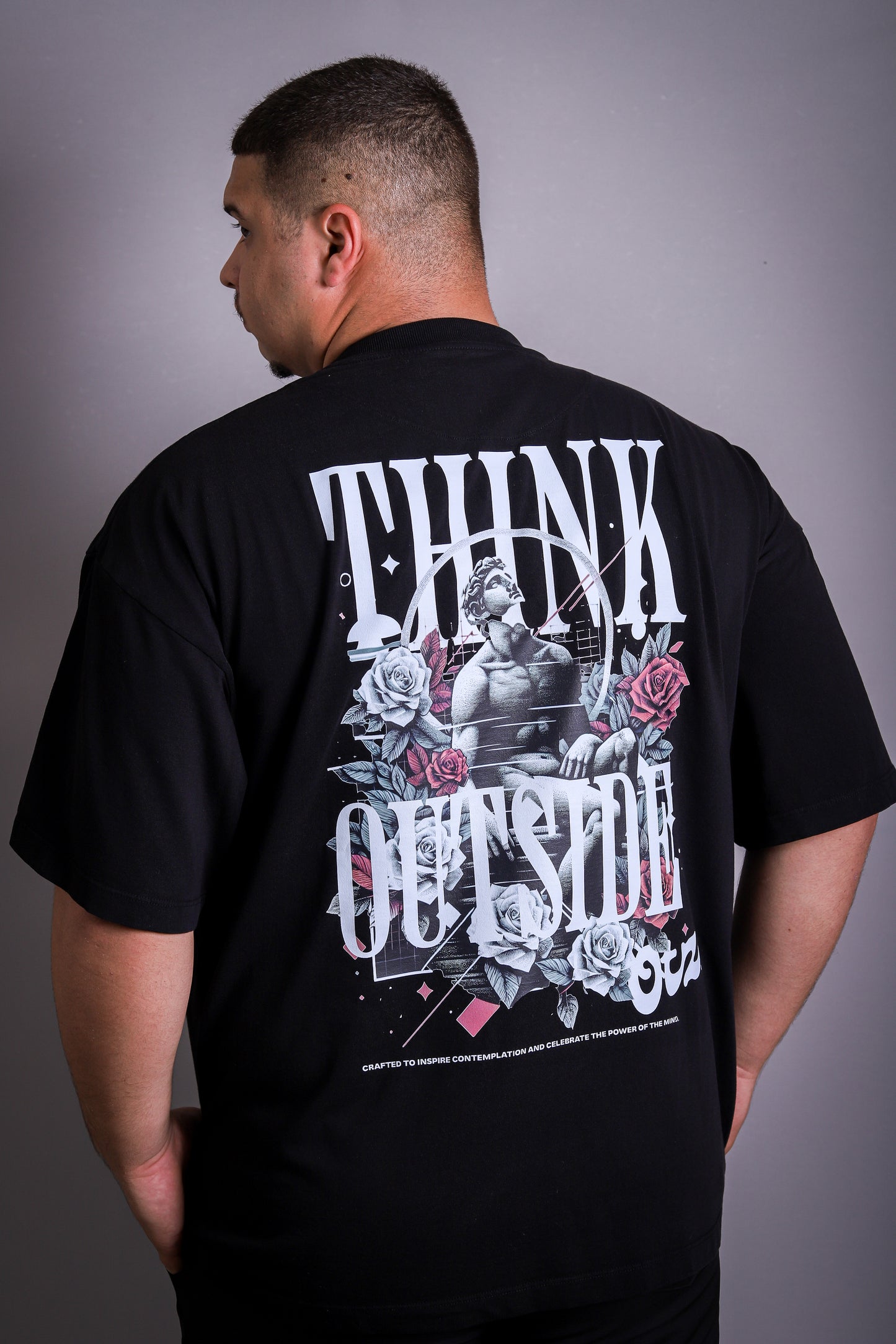 Camiseta Oversized Think Outside IV